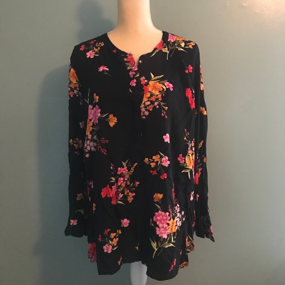 Old Navy floral women’s top